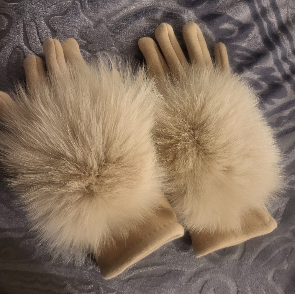 Fox fur gloves
